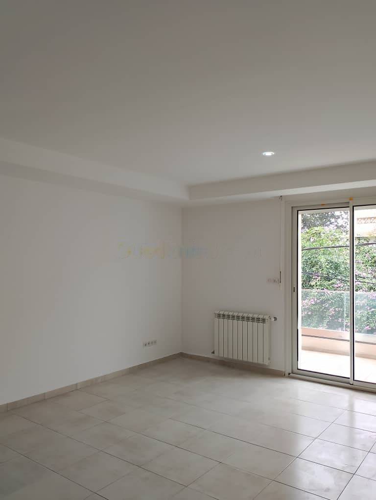 Location Appartement F4 Hydra