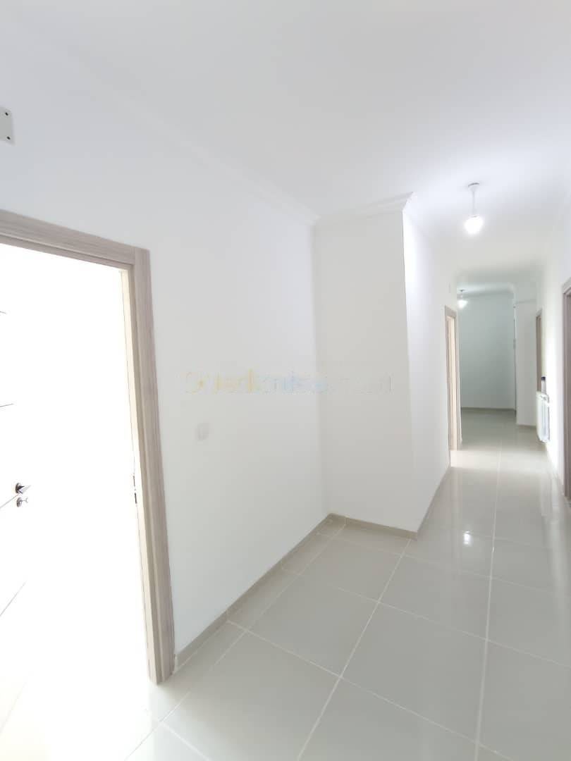 Location Appartement F4 Kouba