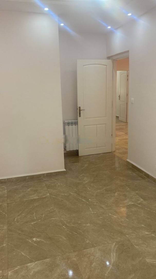 Location Niveau de villa F04 Kouba