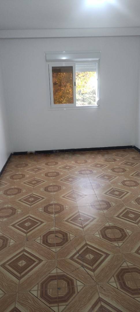 Location Appartement F4 Dely Ibrahim