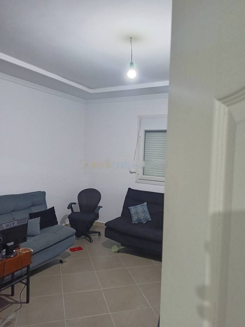 Location Niveau de villa F3 Birkhadem