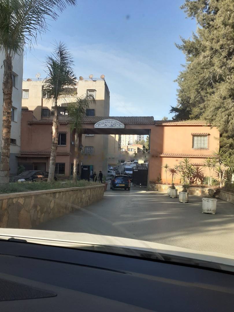 Location Appartement F5 El Achour