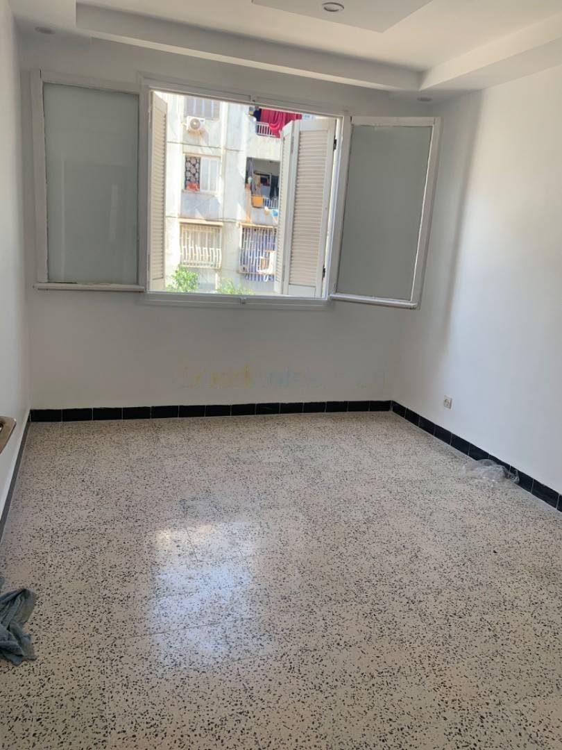 Location Appartement F5 Kouba