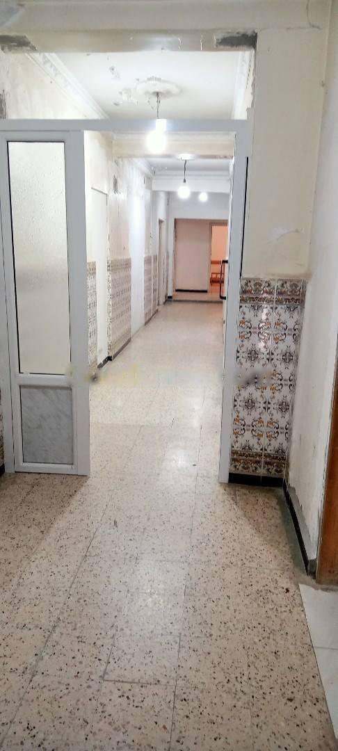 Location Niveau de villa F5 Ben Aknoun