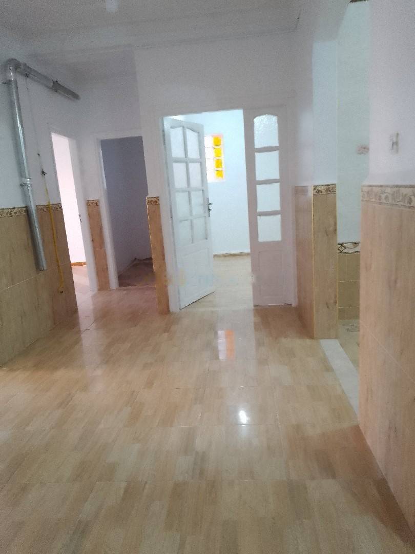Location Niveau de villa F4 Djasr Kasentina