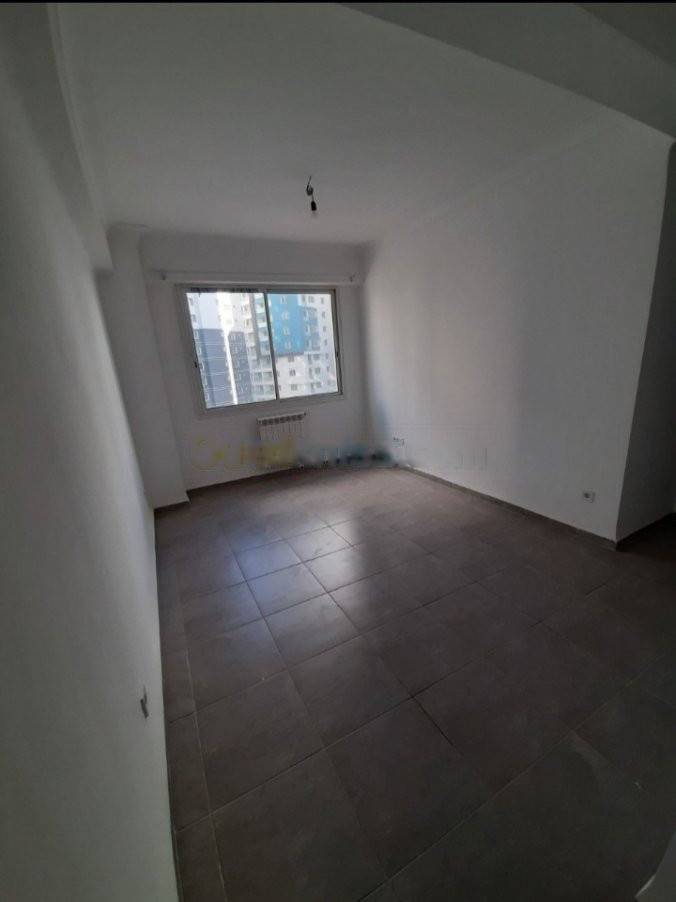 Location Appartement F3 Birkhadem