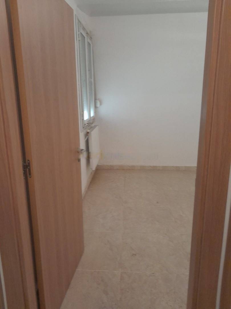 Location Appartement F4 Souidania