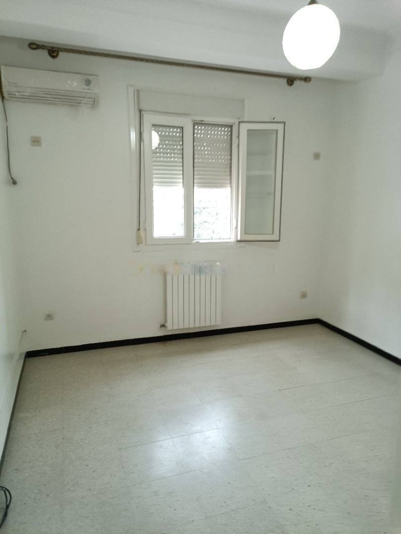 Location Niveau de villa F6 Cheraga