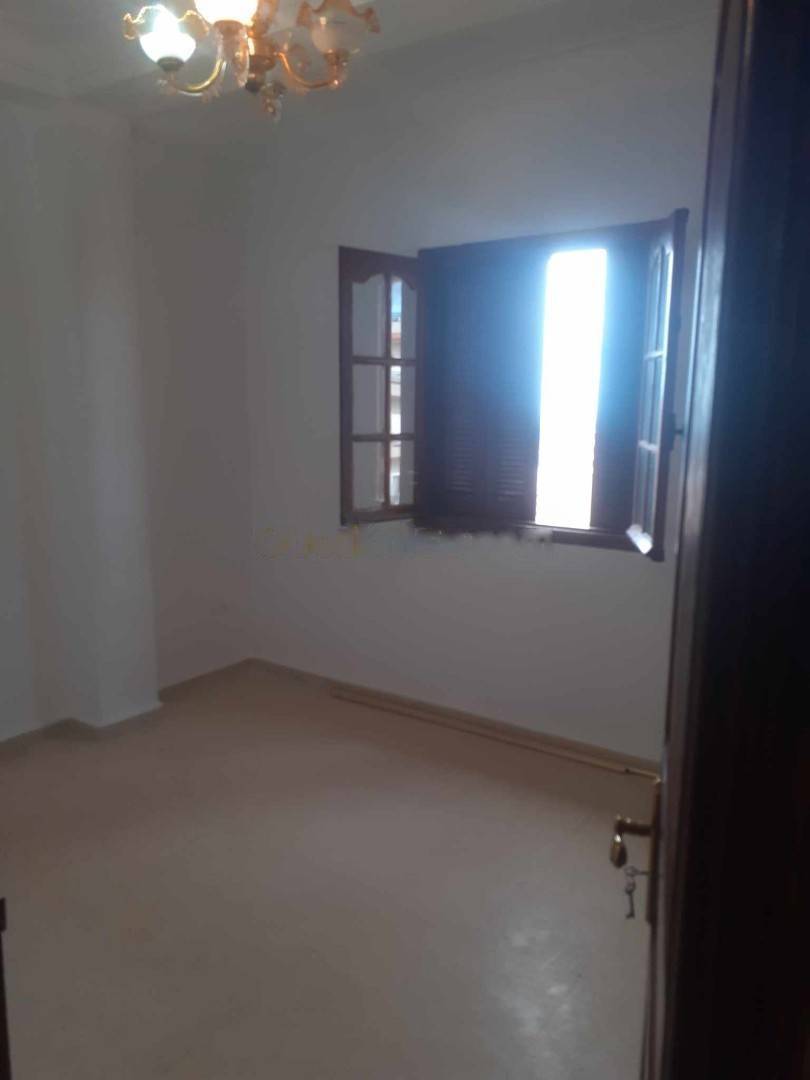 Location Niveau de villa F4 Dely Ibrahim