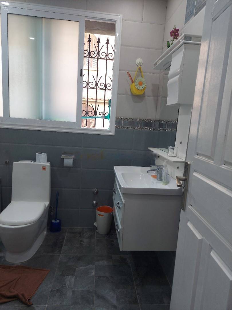 Location Niveau de villa F4 Ain Taya