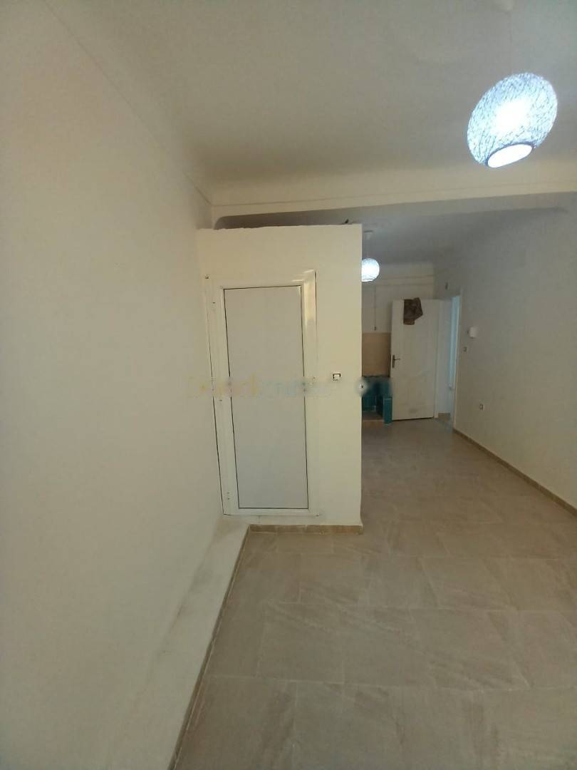 Location Niveau de villa F1 Bordj El Bahri