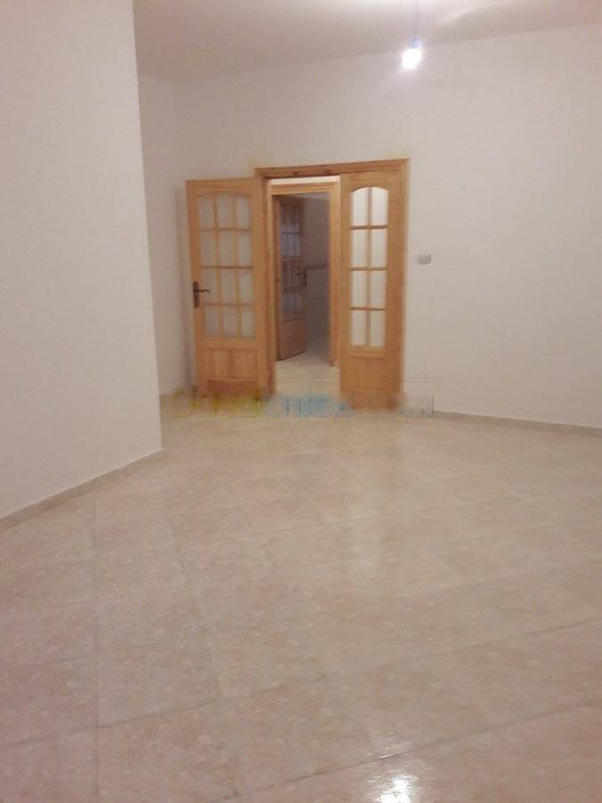 Location Niveau de villa F4 Birkhadem