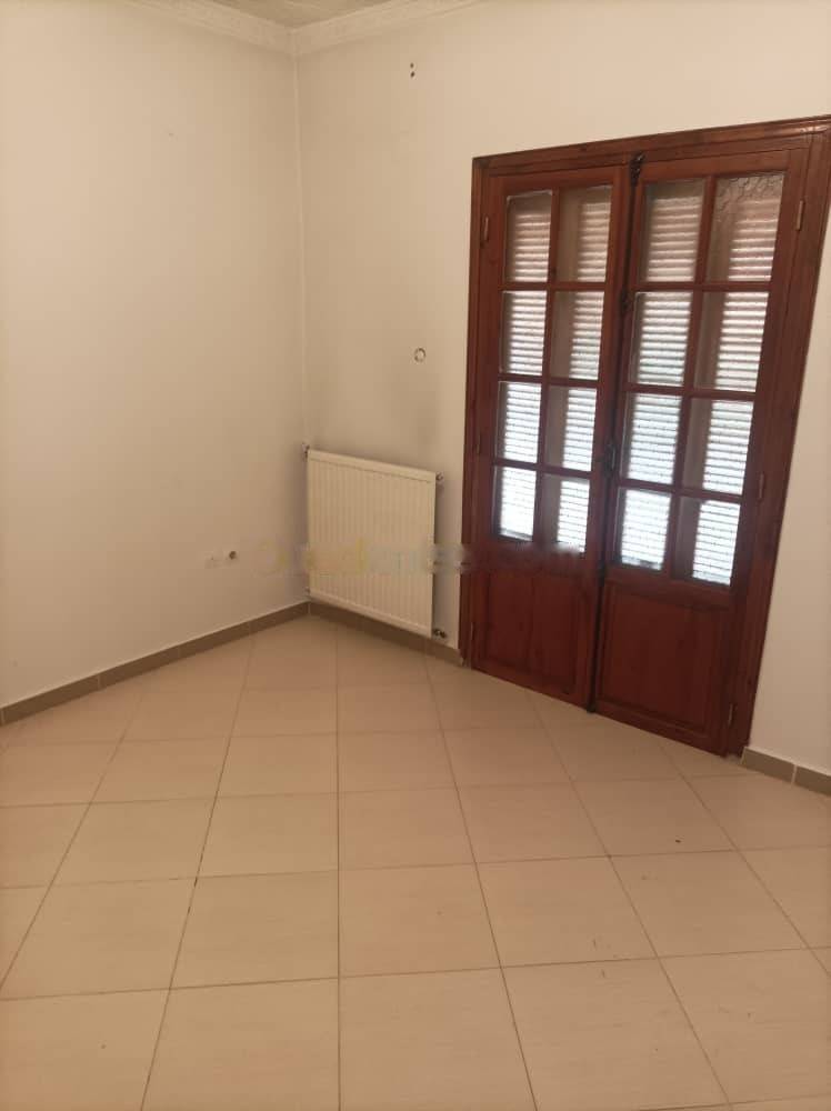 Location Niveau de villa F3 Kouba