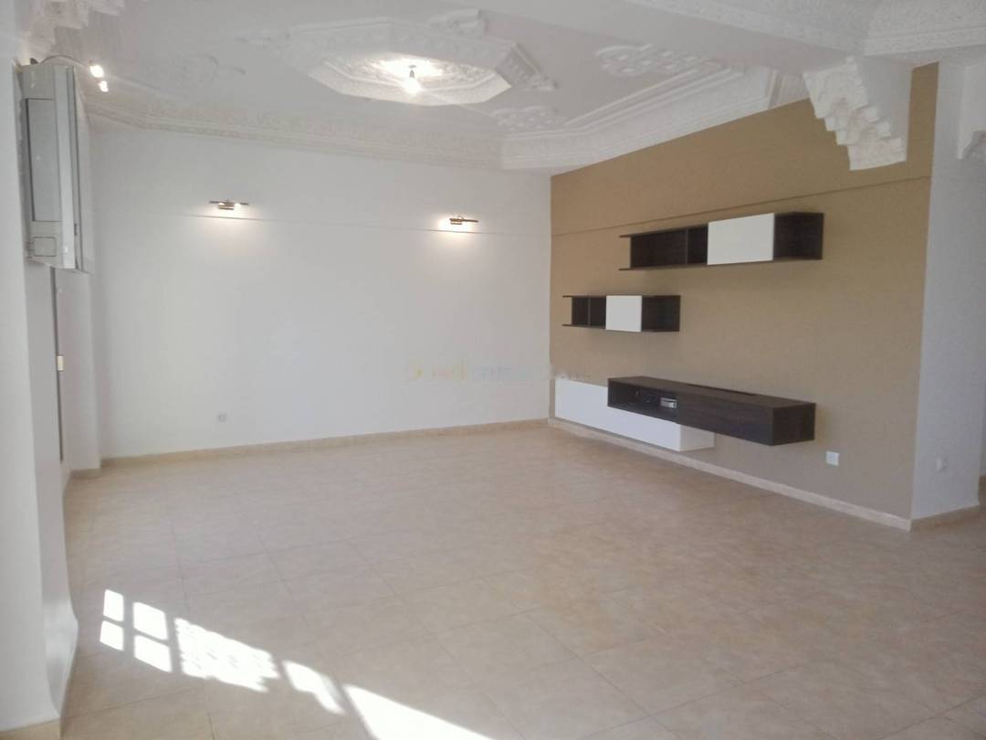 Location Appartement F4 El Achour