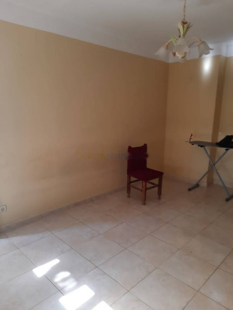 Location Appartement F3 Bab Ezzouar