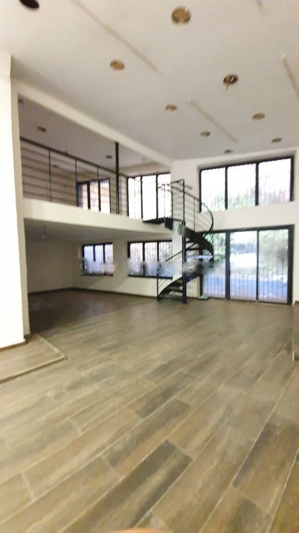Location Local F1 Hydra