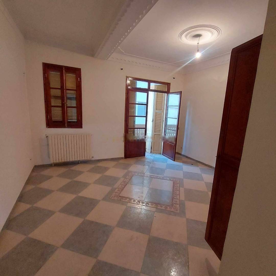 Location Niveau de villa F4 Cheraga