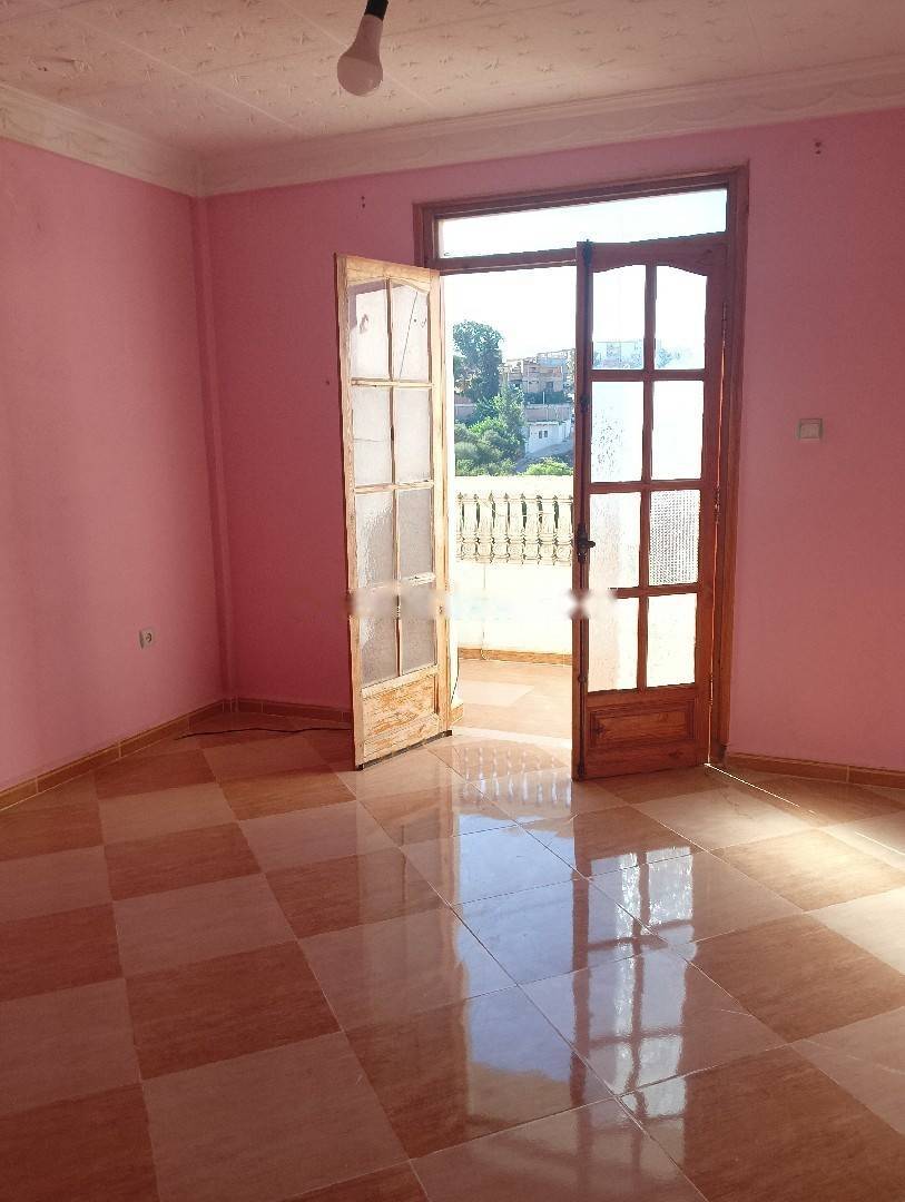 Location Niveau de villa F3 Djasr Kasentina