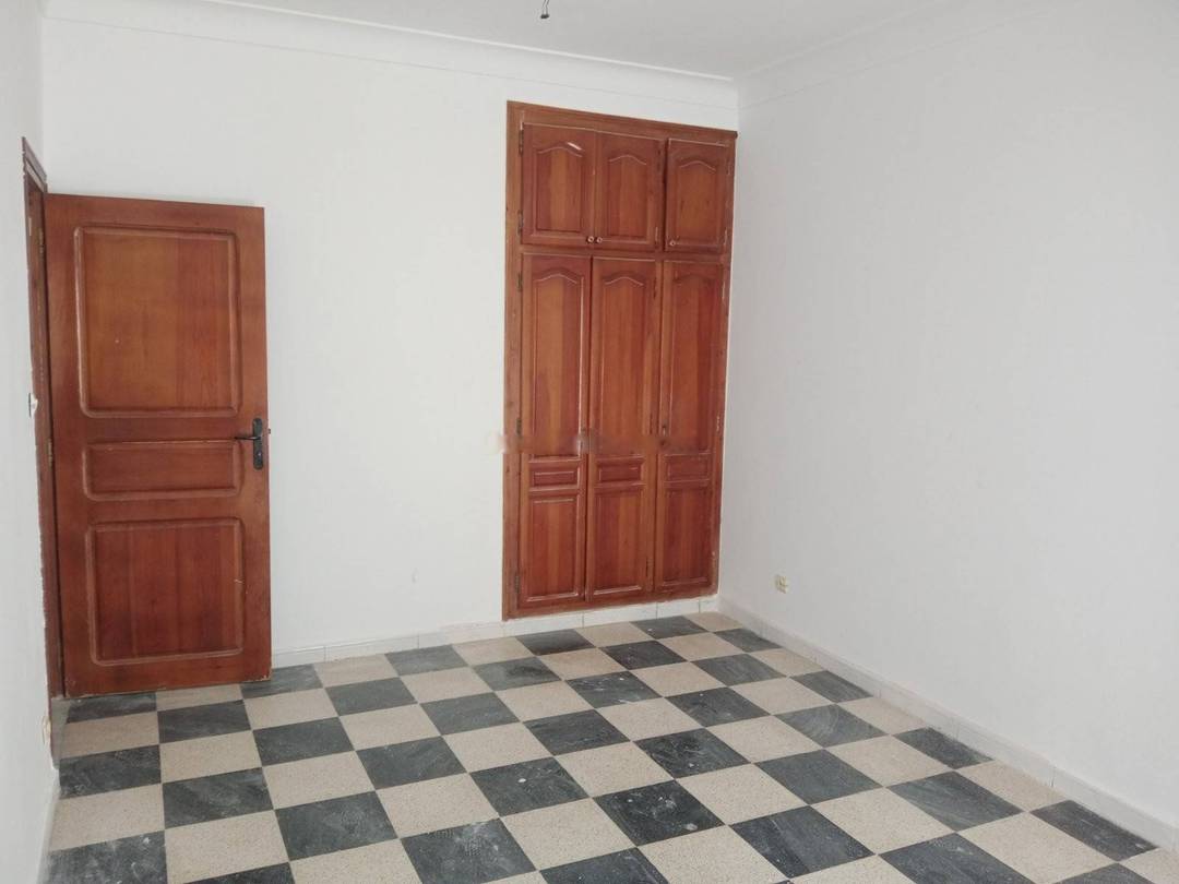 Location Niveau de villa F4 Djasr Kasentina