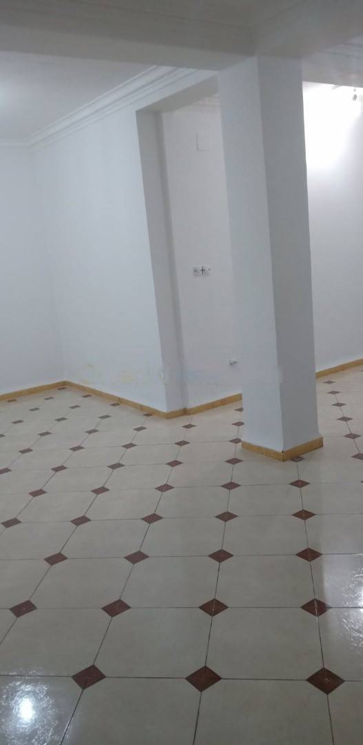 Location Niveau de villa F4 Djasr Kasentina