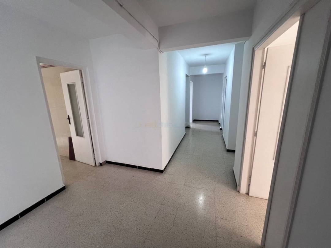 Location Appartement F5 Bouzareah