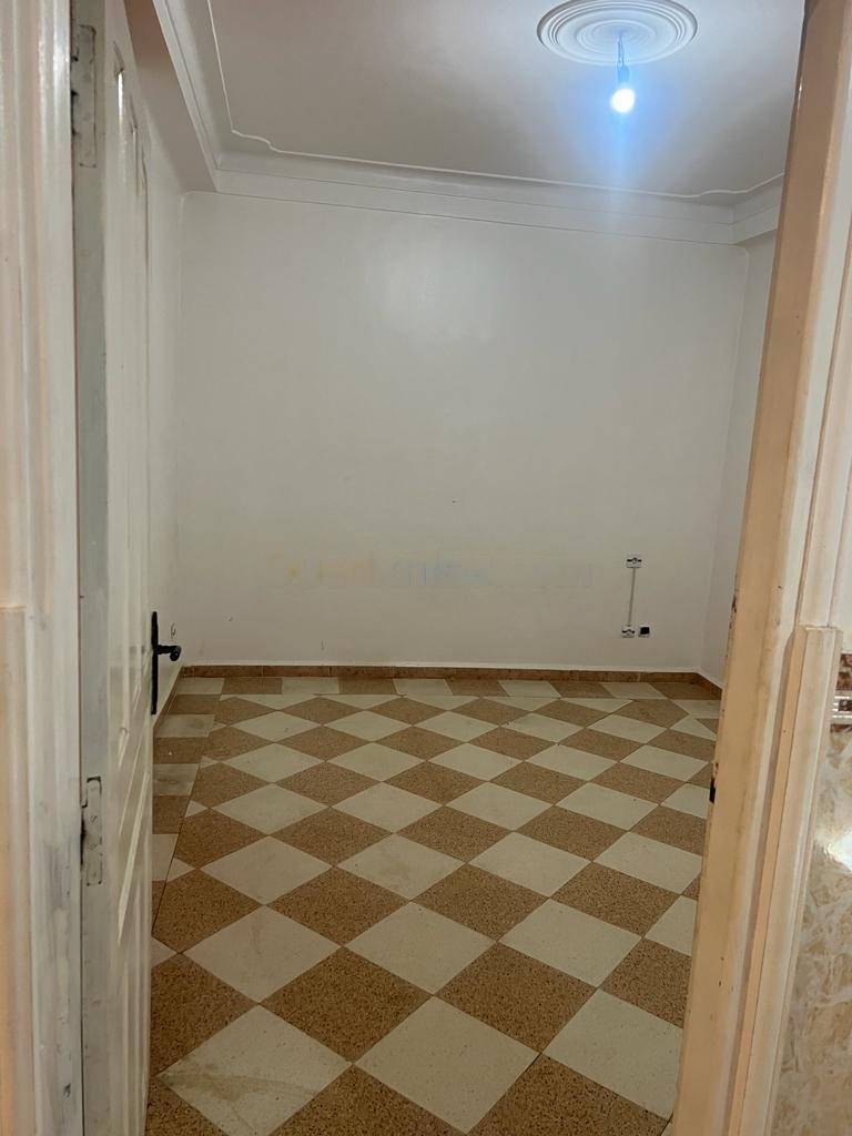 Location Niveau de villa F3 Reghaia