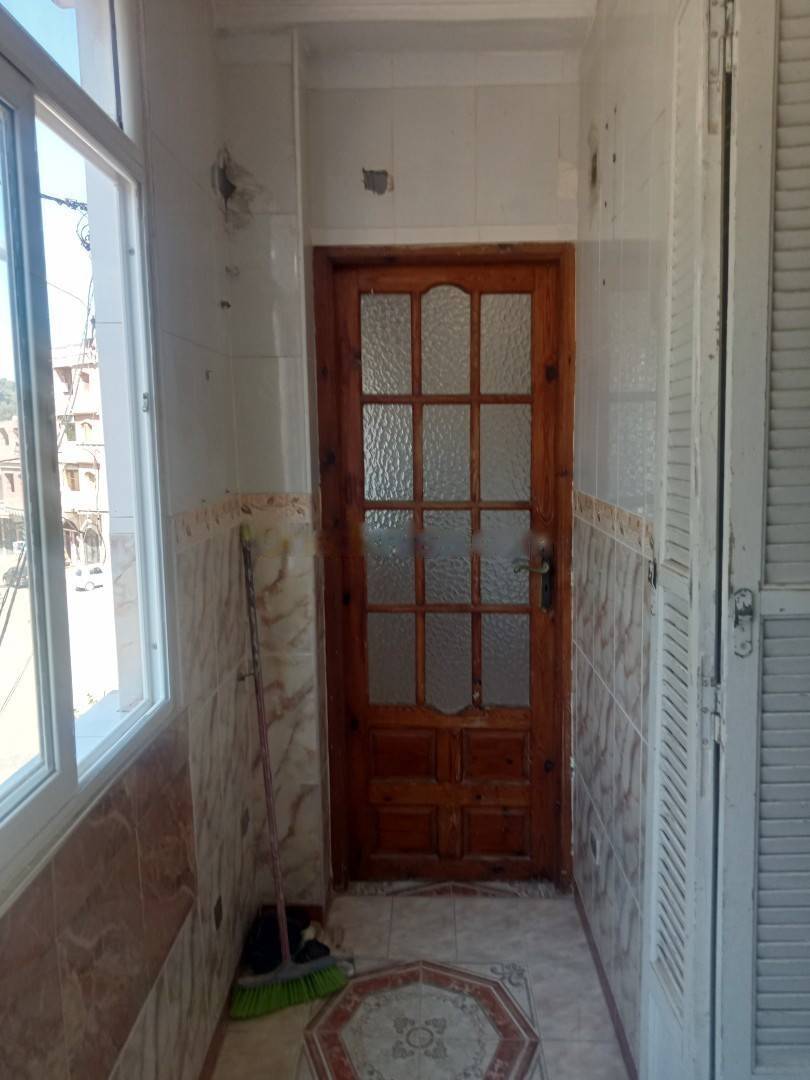Location Niveau de villa F4 Djasr Kasentina