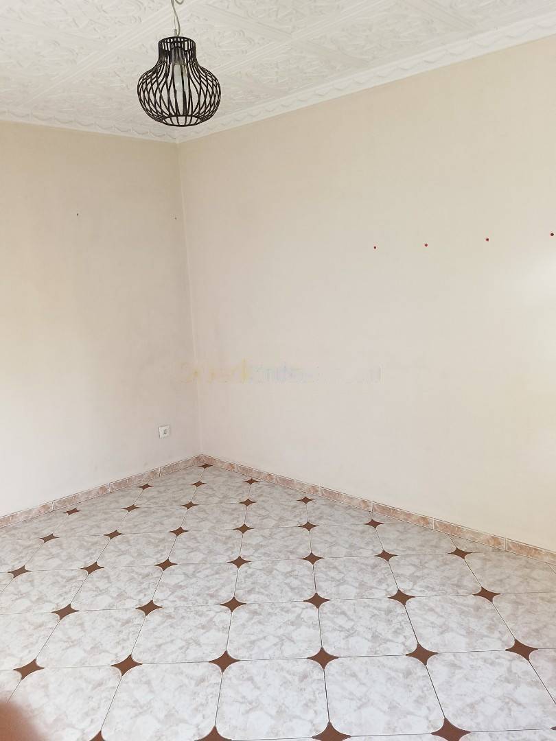 Location Niveau de villa F4 Birkhadem