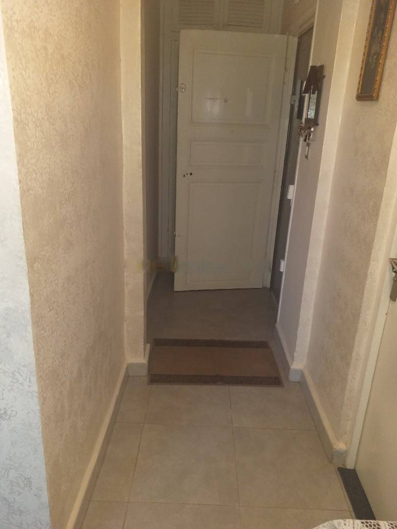 Location Appartement F4 Djasr Kasentina