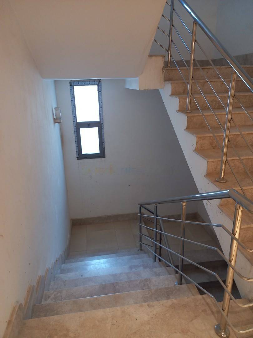 Location Appartement F4 Birkhadem