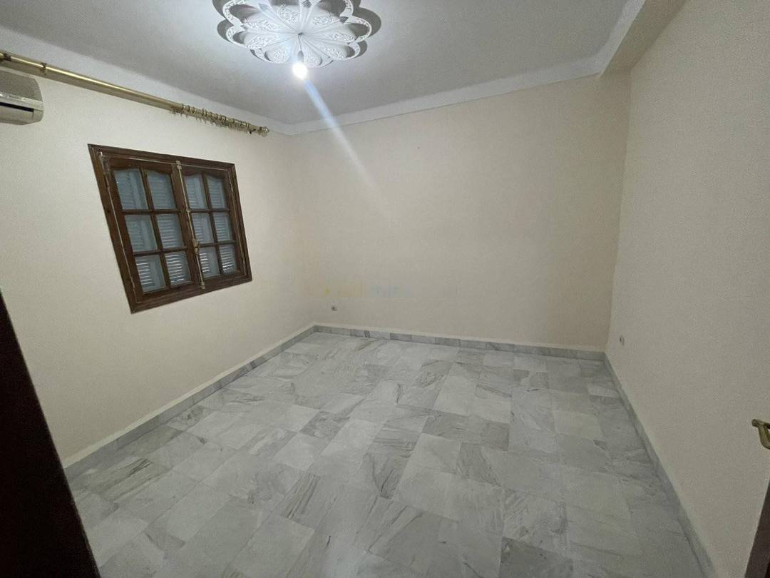 Location Appartement F4 Birkhadem