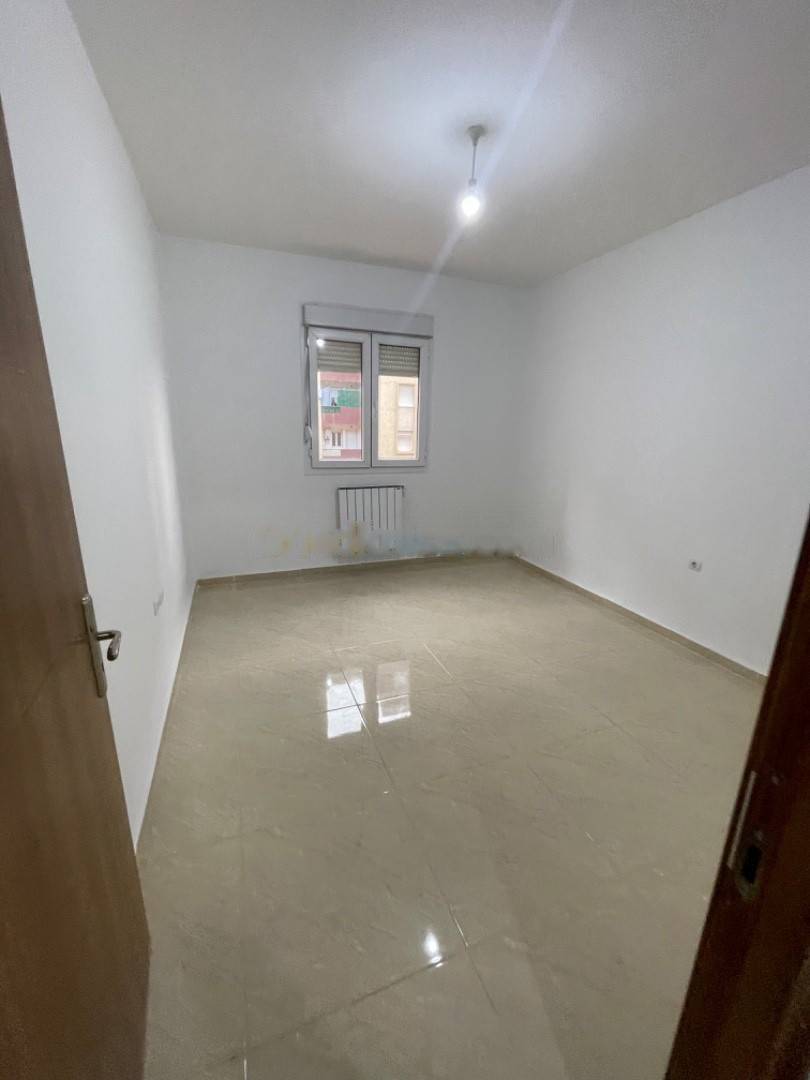 Location Appartement F4 Staoueli