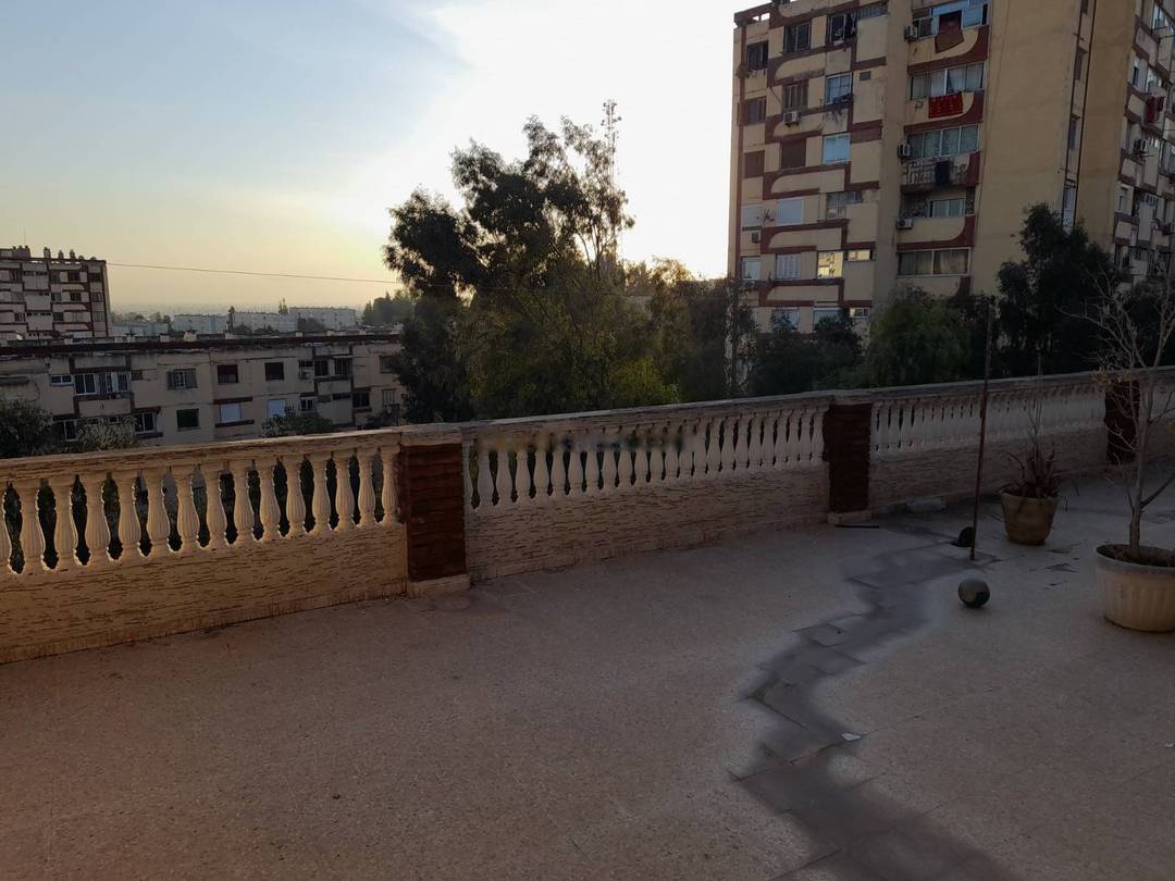 Location Niveau de villa F5 Djasr Kasentina