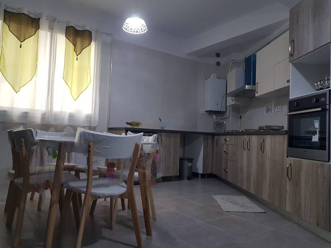 Location Appartement F5 Birkhadem