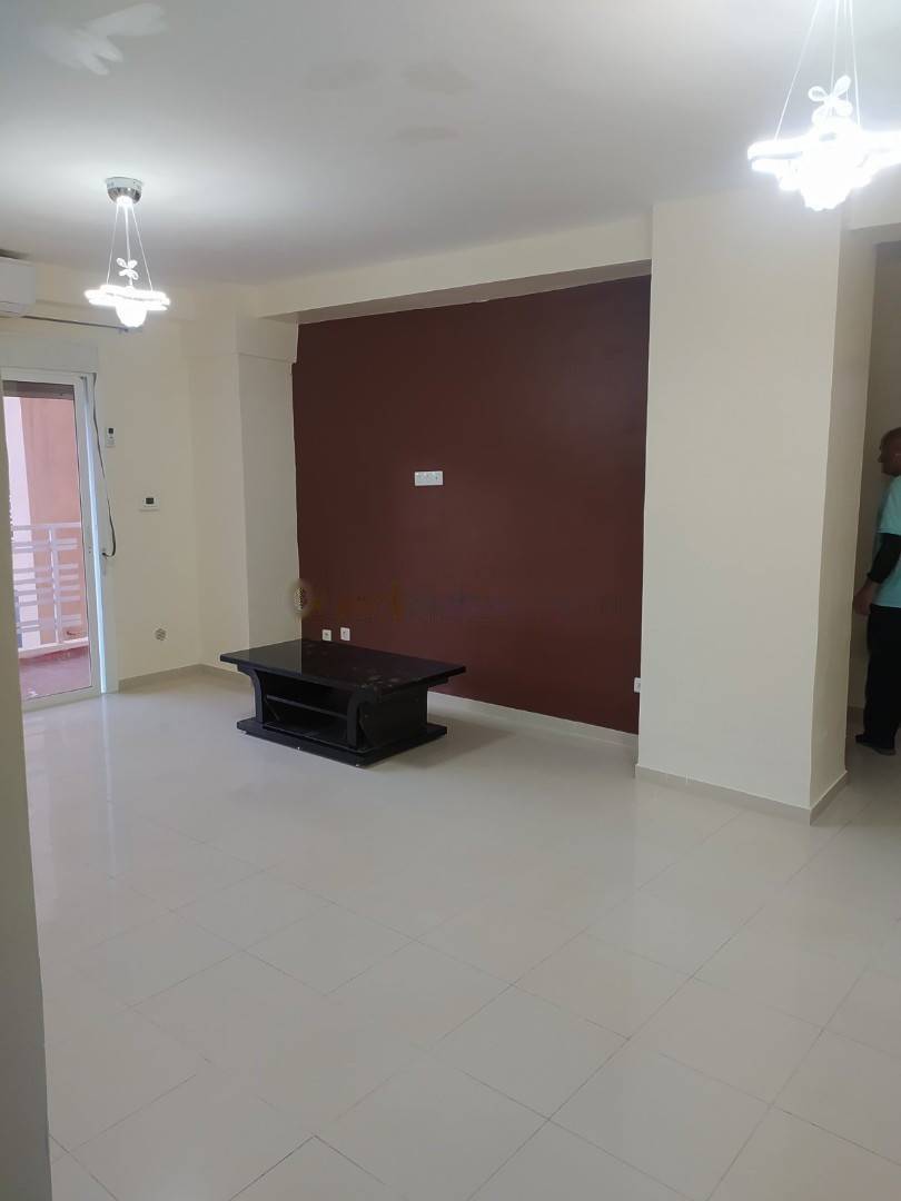 Location Appartement F3 El Achour