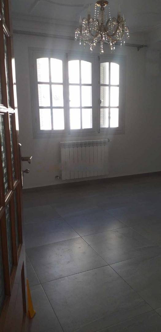 Location niveau de villa kouba 4