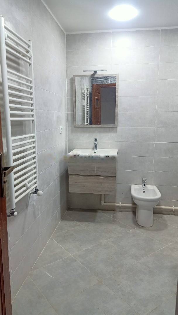 Location Appartement F5 Birkhadem