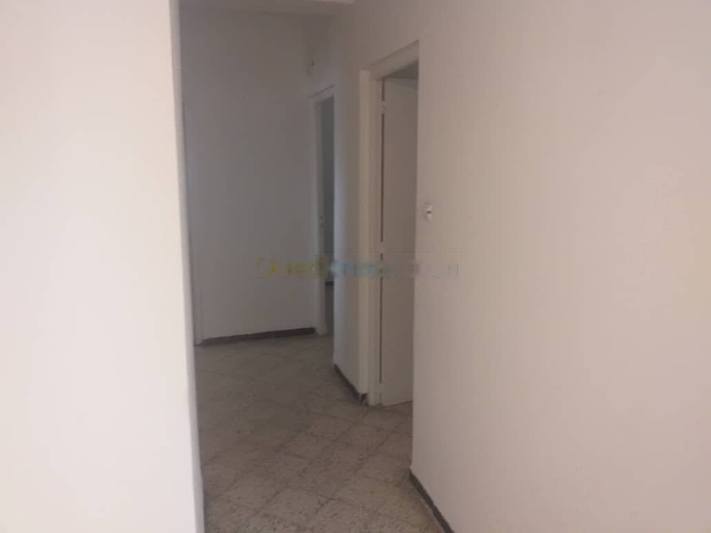 Location Appartement F3 Bab Ezzouar