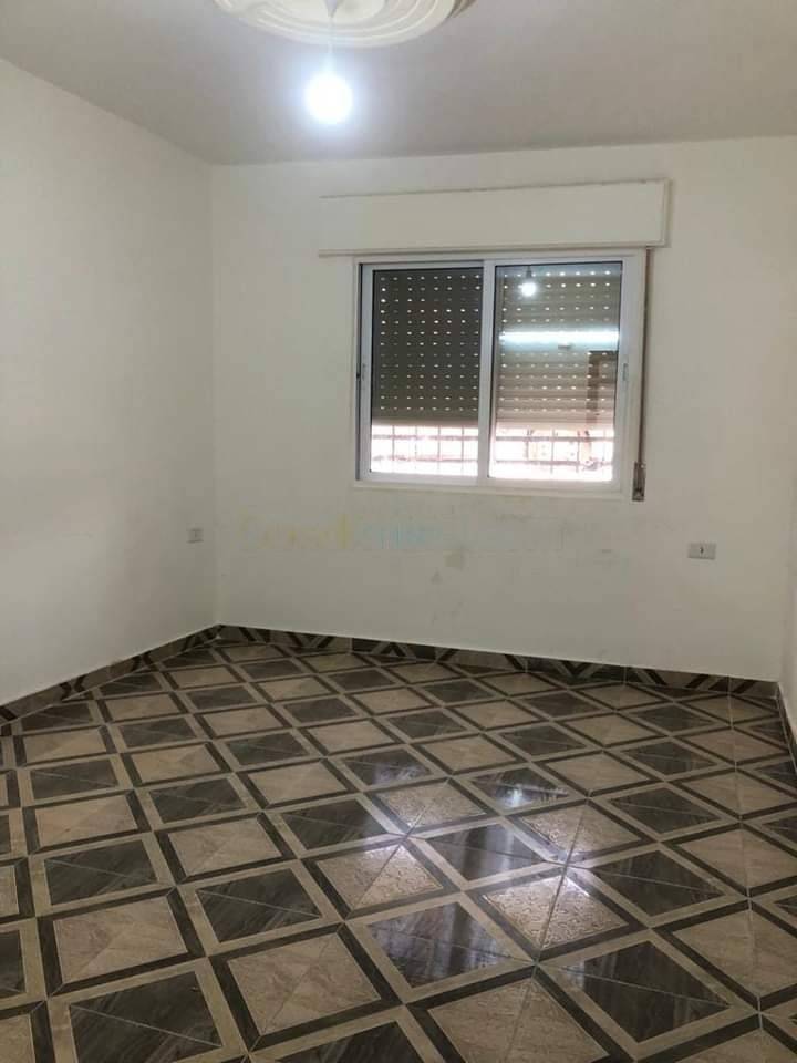 Location Appartement F3 El Mouradia