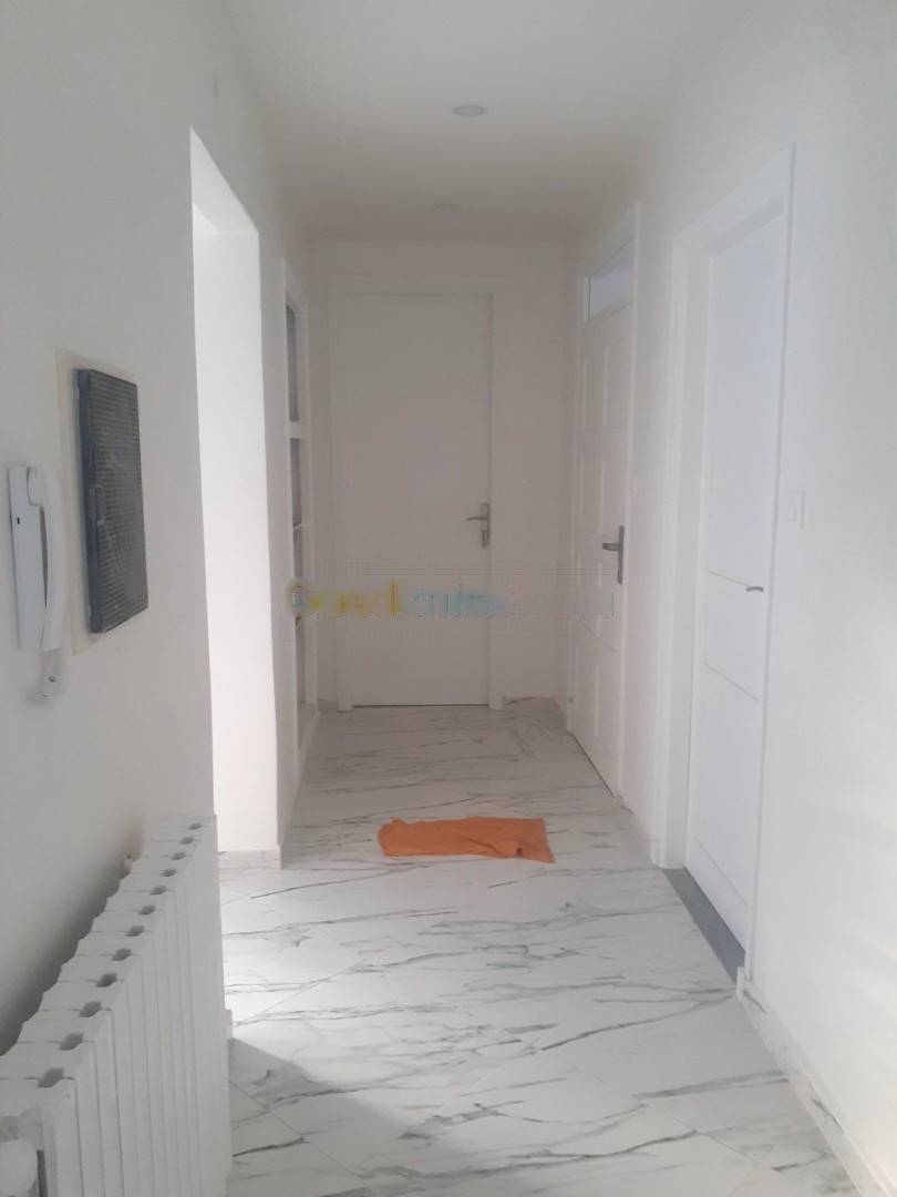 Location Niveau de villa F3 Birkhadem