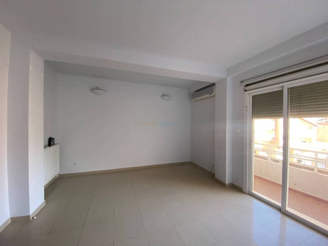 Location Appartement F3 El Achour