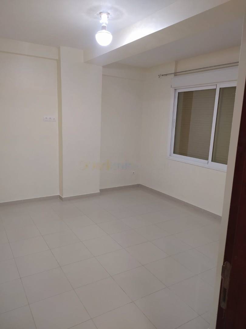 Location Appartement F3 El Achour