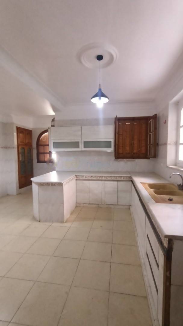 Location Niveau de villa F4 Draria