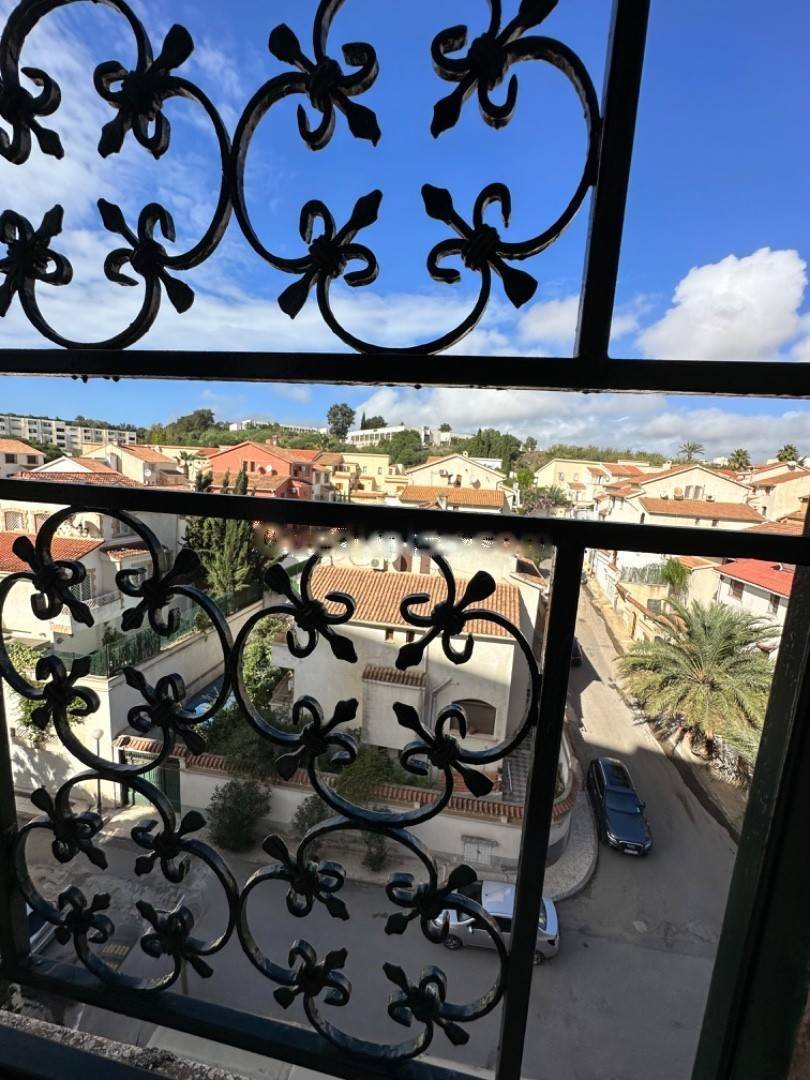 Location Appartement F4 Dely Ibrahim