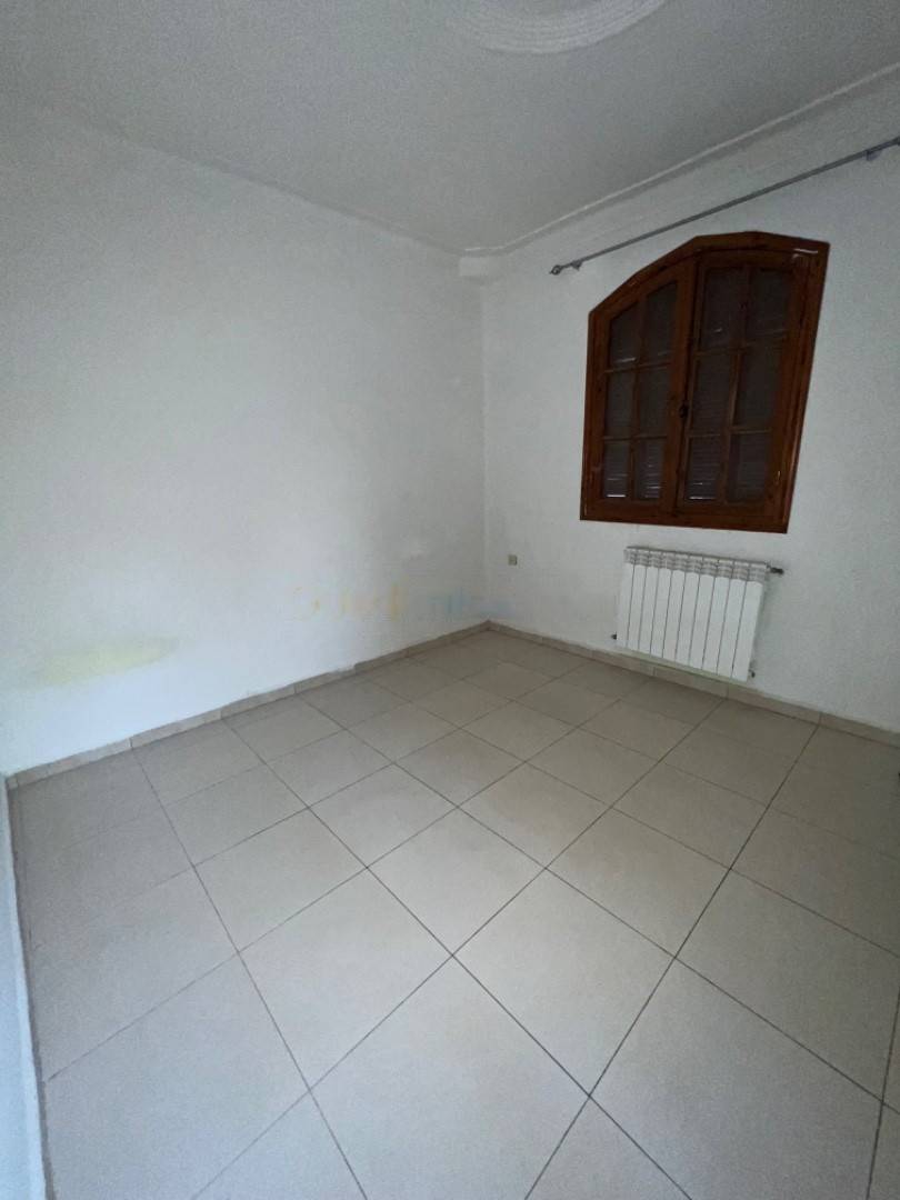 Location niveau de villa f4 saoula 12