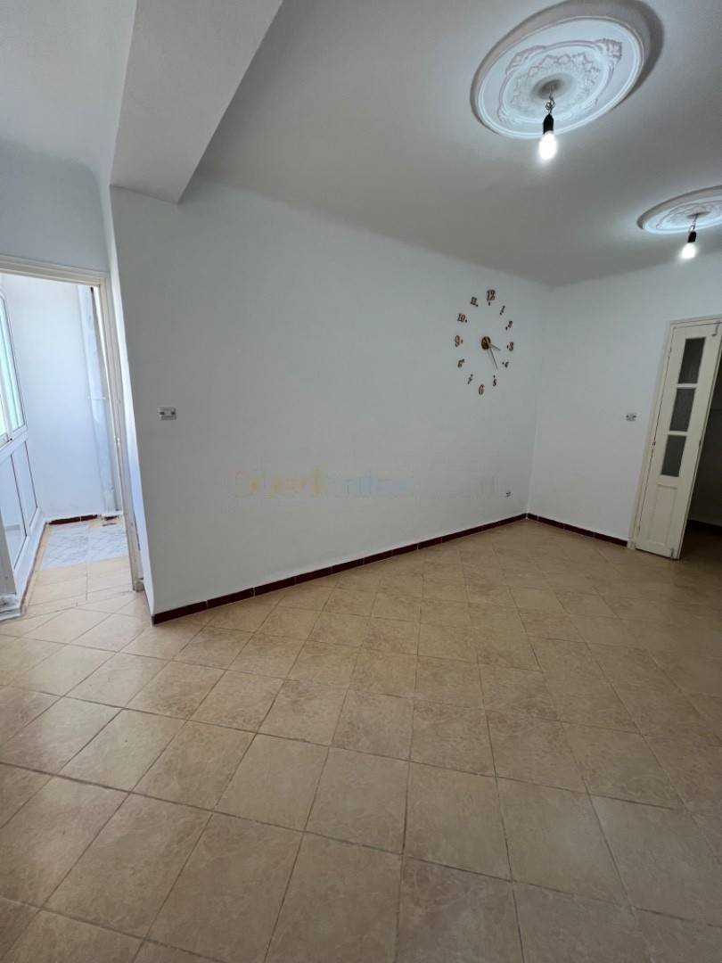 Location Appartement F3 Birkhadem