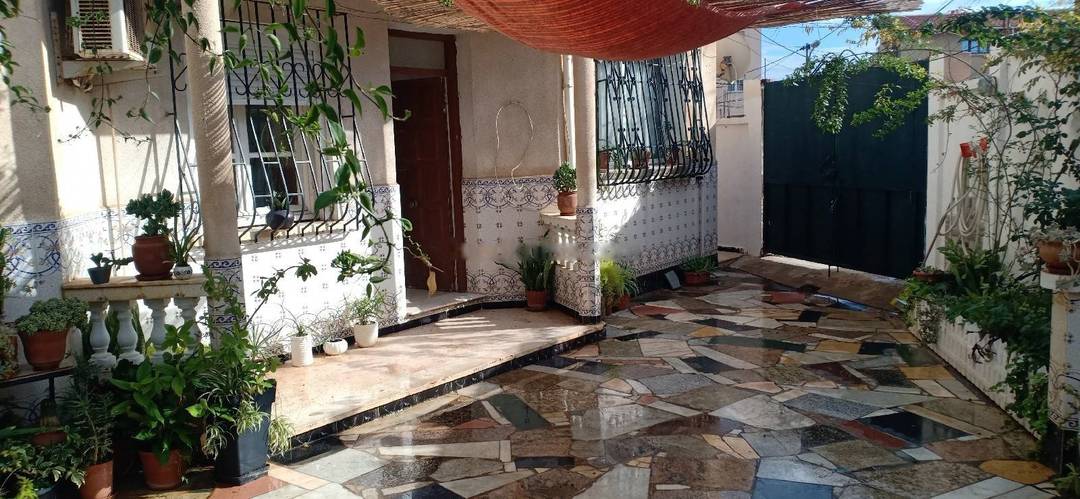 Location Niveau de villa F4 Birkhadem