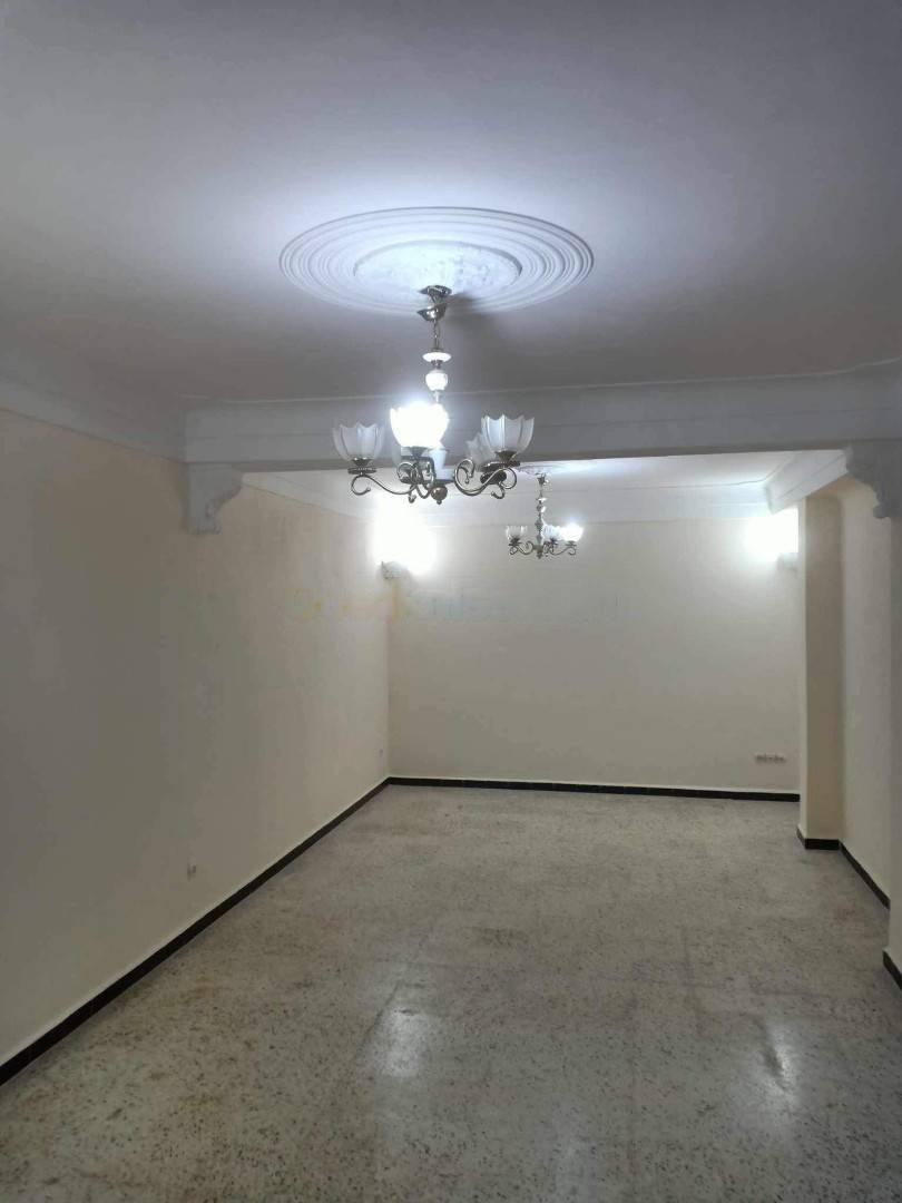 Location Appartement F3 Birkhadem