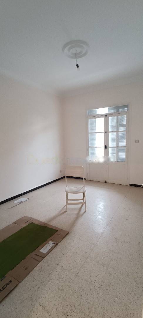 Location Niveau de villa F3 Birkhadem