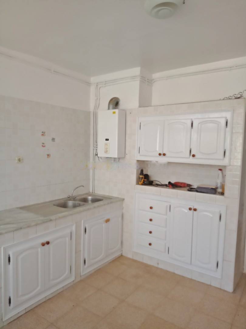 Location Appartement F3 Birkhadem